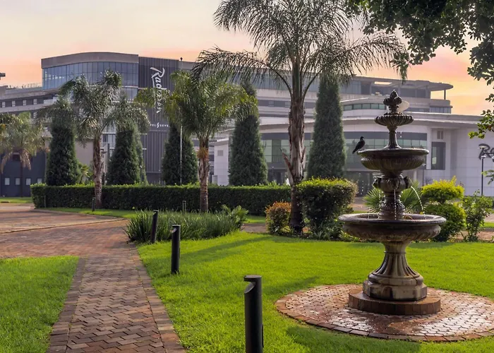 Radisson Hotel And Convention Centre Or Tambo Airport