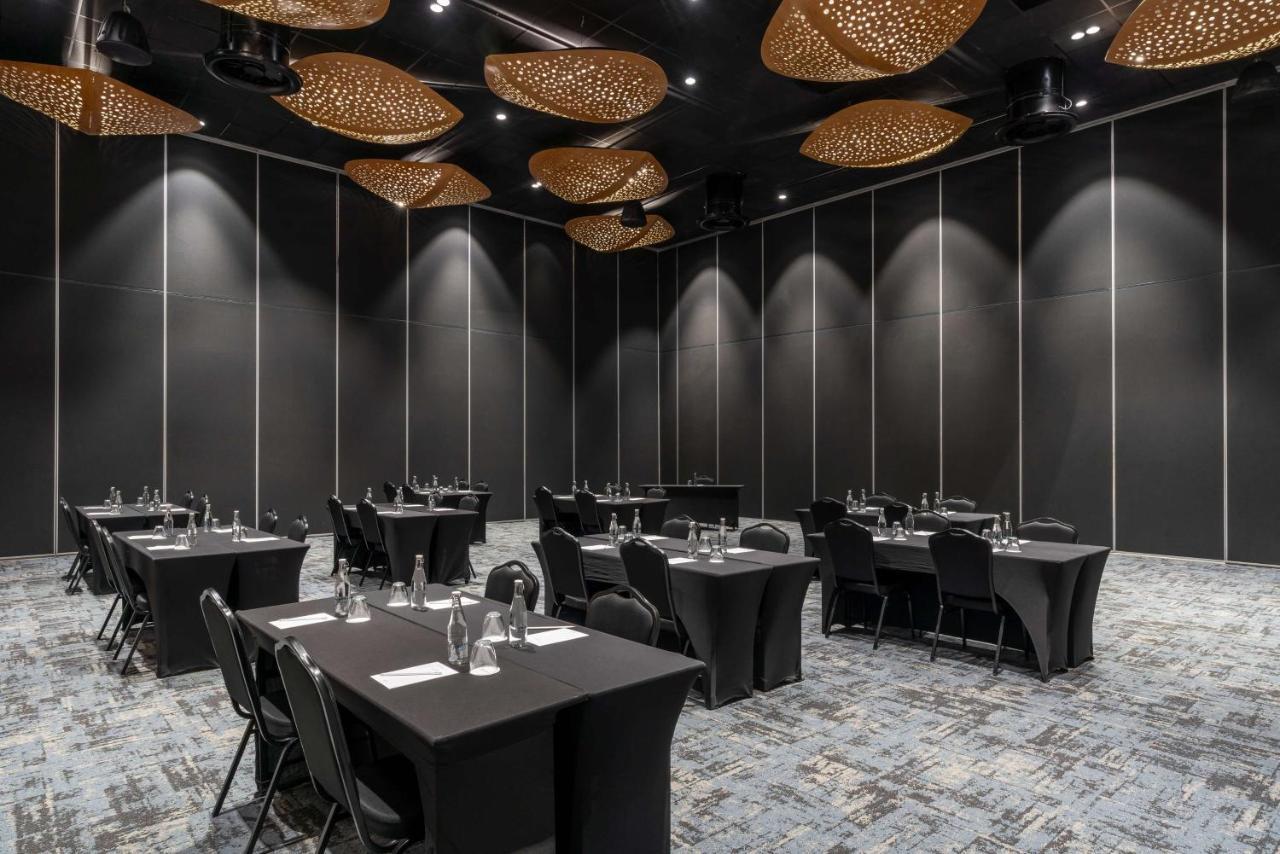 Radisson And Convention Centre Or Tambo Airport 4*