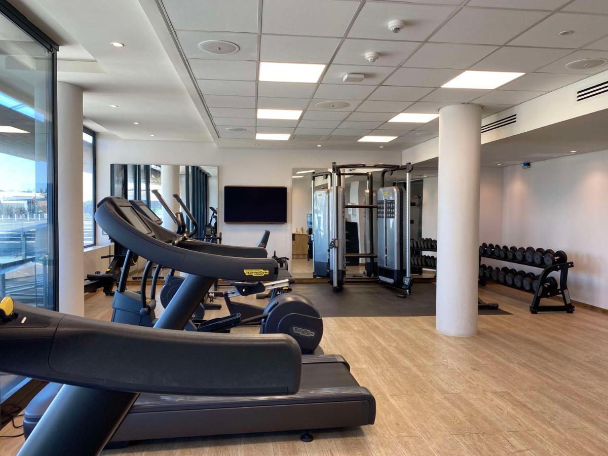 Radisson And Convention Centre Or Tambo Airport Hotel 4*