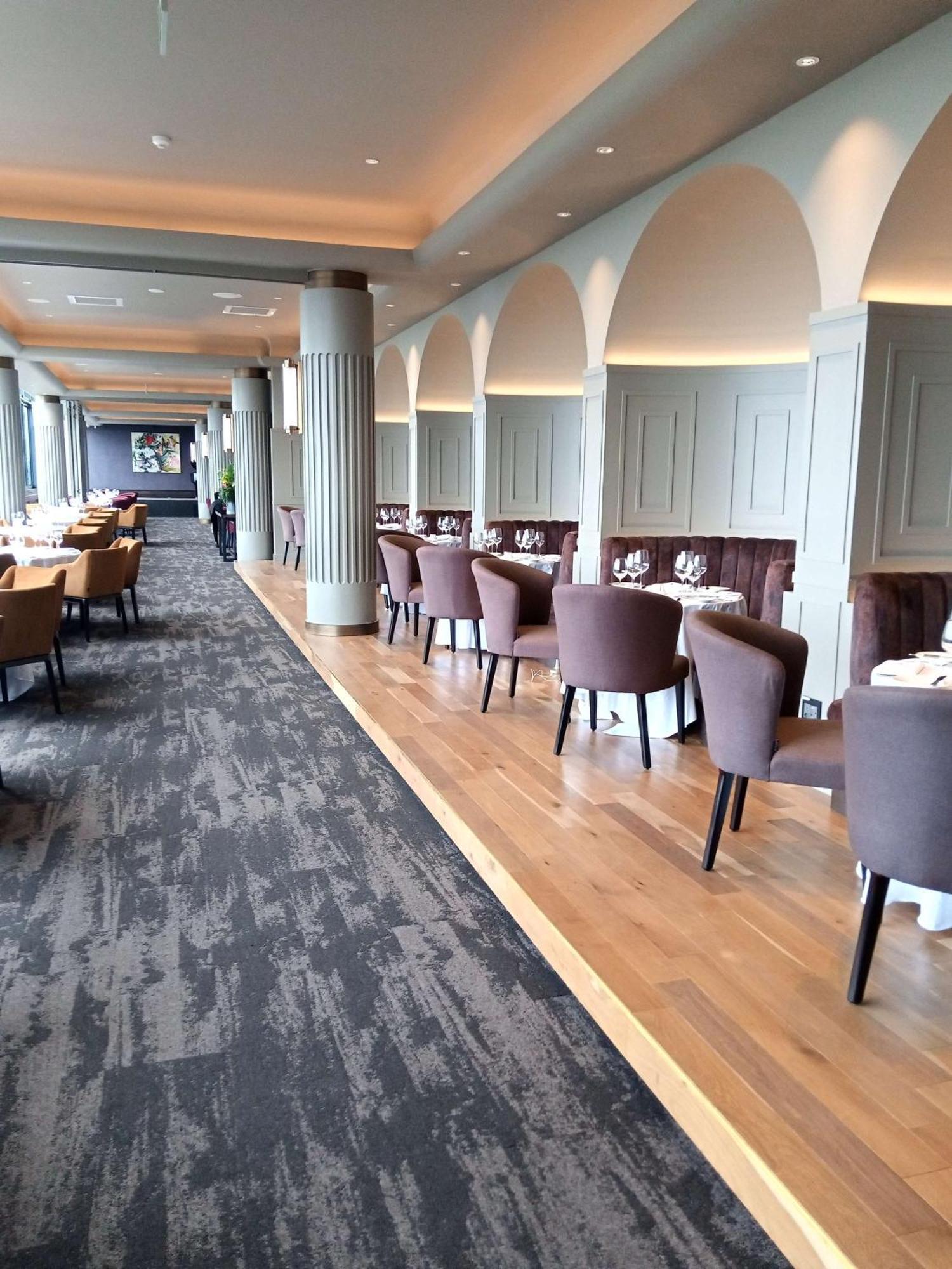 Hotel Radisson And Convention Centre Or Tambo Airport 4*