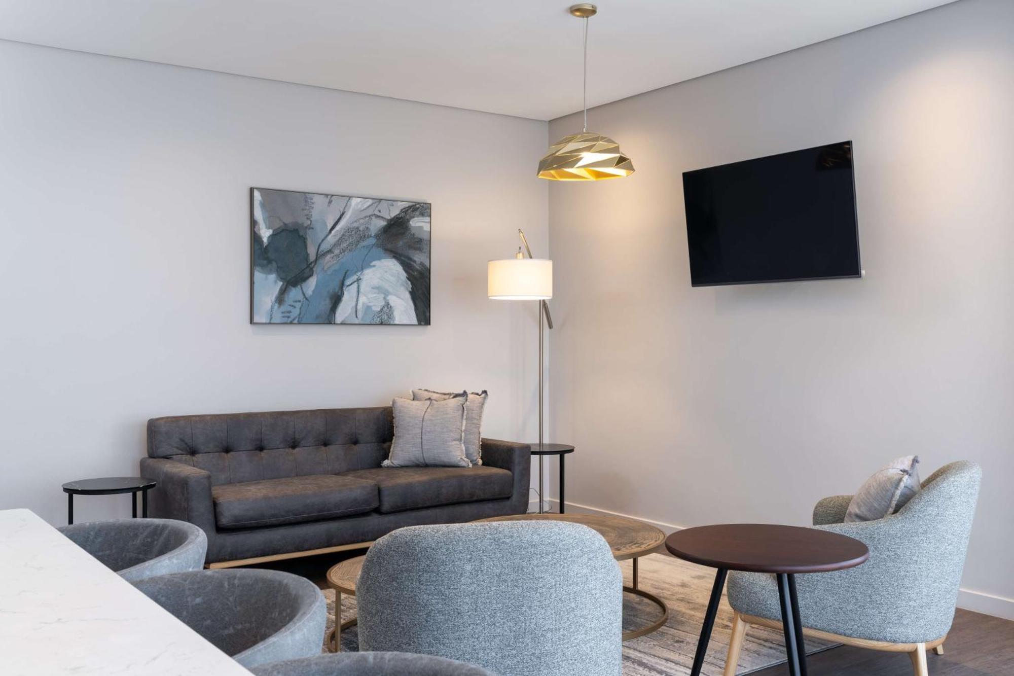 Radisson And Convention Centre Or Tambo Airport 4*