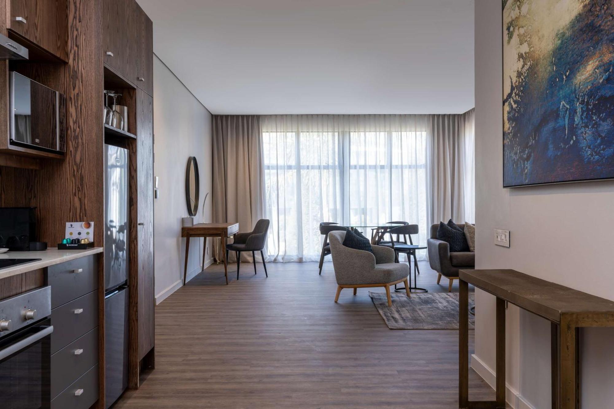 Hotel Radisson And Convention Centre Or Tambo Airport 4*