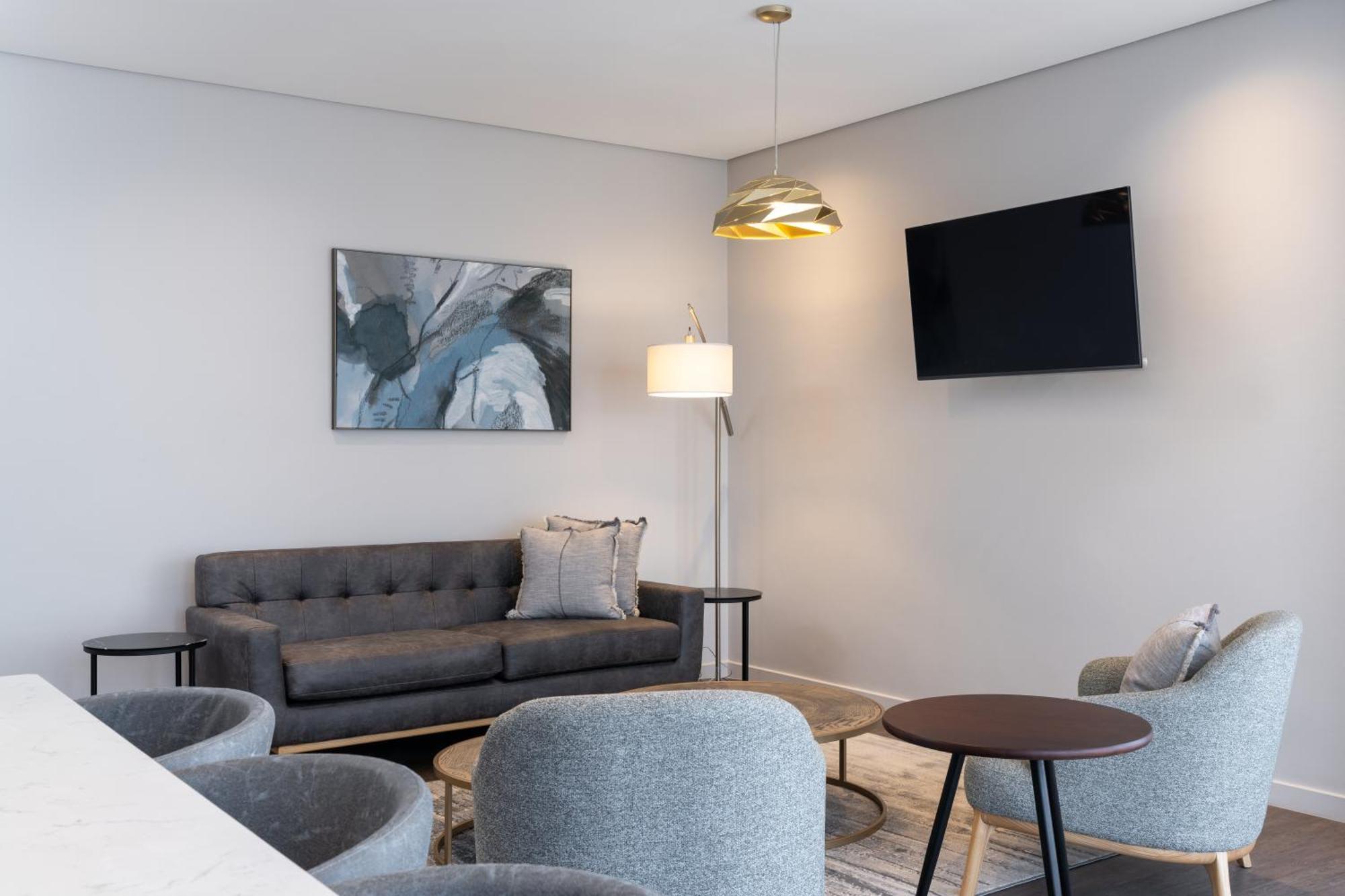 Hotel Radisson And Convention Centre Or Tambo Airport 4*