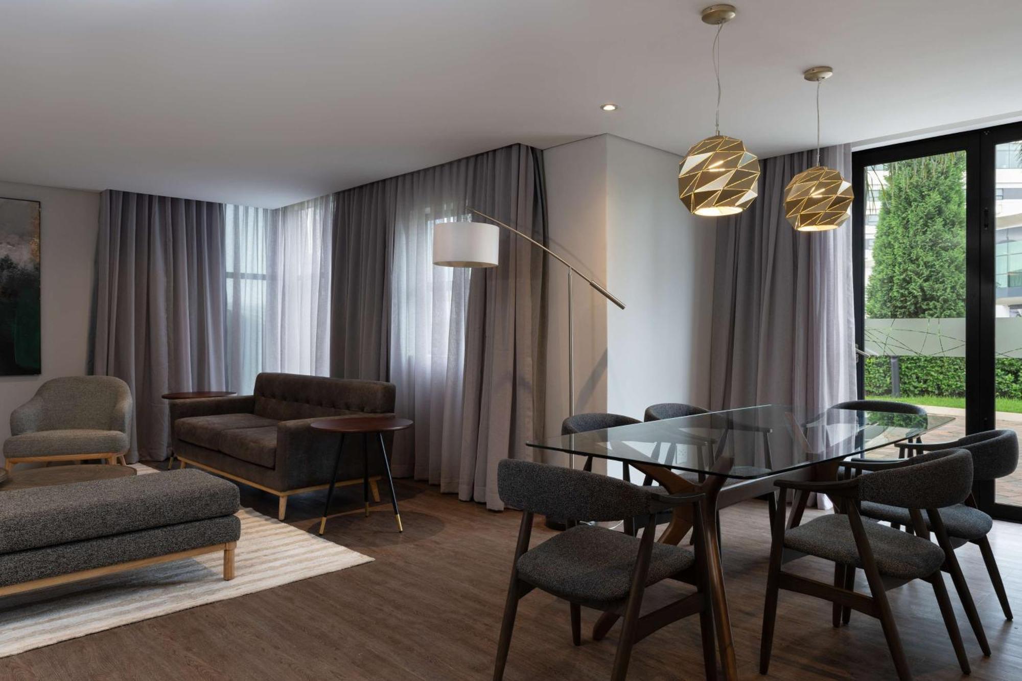 Radisson And Convention Centre Or Tambo Airport 4*