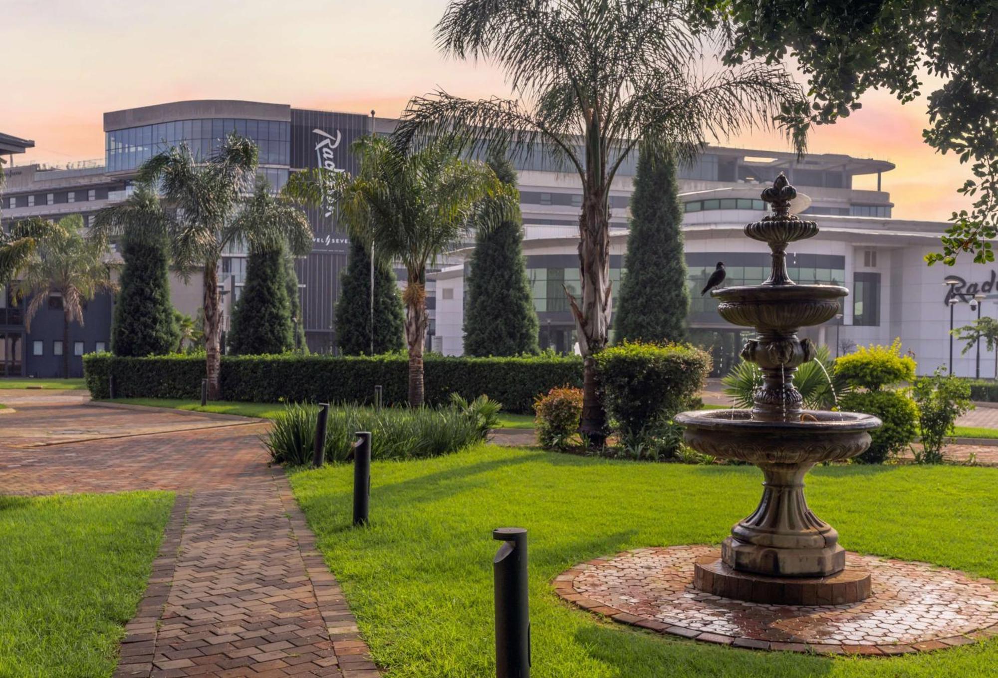 Radisson And Convention Centre Or Tambo Airport 4* Johannesburg